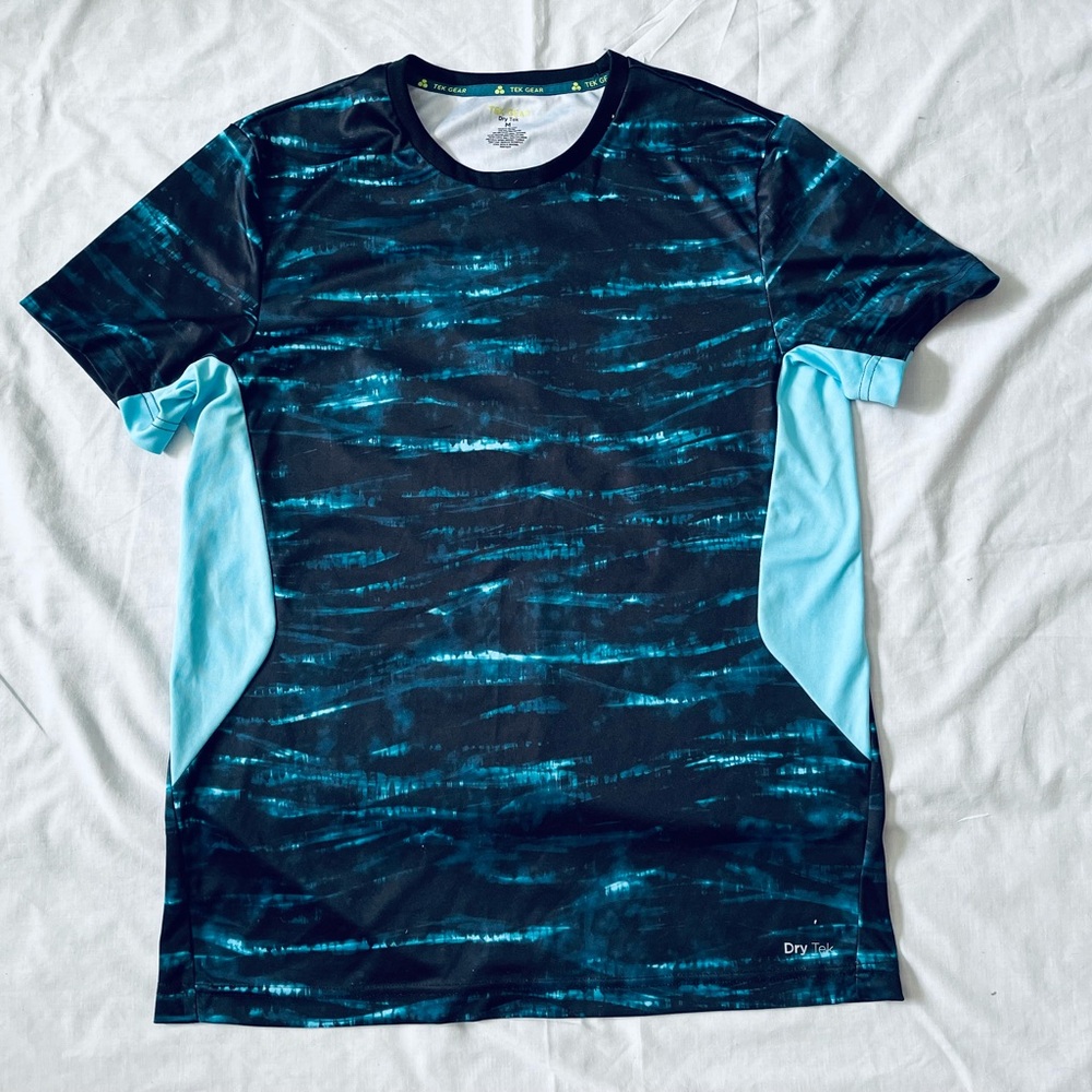 Tek Gear short sleeve size medium Dry Tek